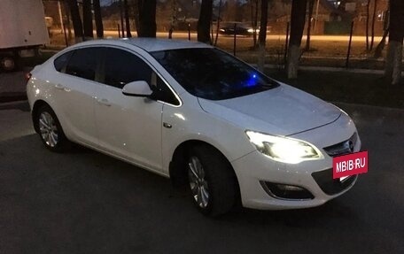 Opel Astra J, 2014 год, 980 000 рублей, 4 фотография