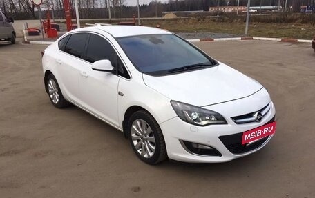 Opel Astra J, 2014 год, 980 000 рублей, 9 фотография