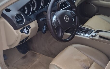 Mercedes-Benz C-Класс, 2011 год, 1 200 000 рублей, 2 фотография