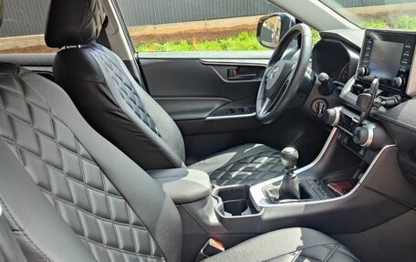 Toyota RAV4, 2020 год, 2 950 000 рублей, 10 фотография