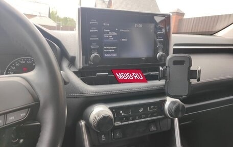 Toyota RAV4, 2020 год, 2 950 000 рублей, 12 фотография
