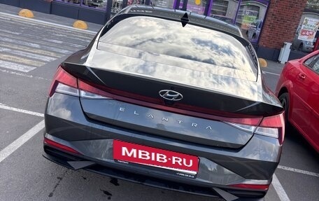 Hyundai Elantra, 2022 год, 2 300 000 рублей, 4 фотография
