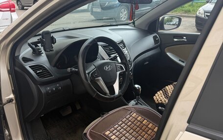 Hyundai Solaris II рестайлинг, 2011 год, 700 000 рублей, 8 фотография