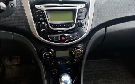 Hyundai Solaris II рестайлинг, 2011 год, 700 000 рублей, 15 фотография