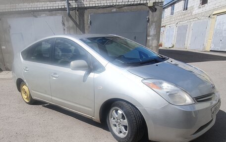 Toyota Prius, 2005 год, 365 000 рублей, 2 фотография