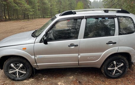 Chevrolet Niva I рестайлинг, 2009 год, 350 000 рублей, 3 фотография