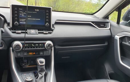 Toyota RAV4, 2021 год, 4 550 000 рублей, 6 фотография