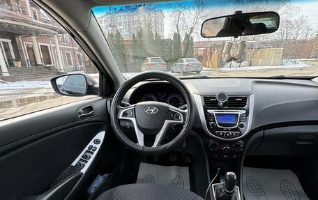 Hyundai Solaris II рестайлинг, 2013 год, 980 000 рублей, 13 фотография