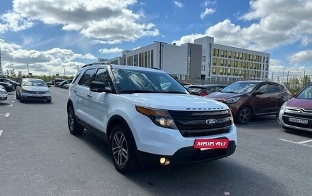 Ford Explorer VI, 2014 год, 1 600 000 рублей, 2 фотография