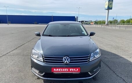 Volkswagen Passat B7, 2014 год, 1 460 000 рублей, 2 фотография