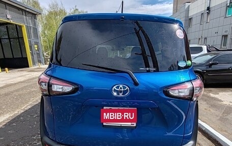 Toyota Sienta II, 2018 год, 1 600 000 рублей, 2 фотография