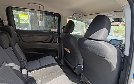 Toyota Sienta II, 2018 год, 1 600 000 рублей, 12 фотография