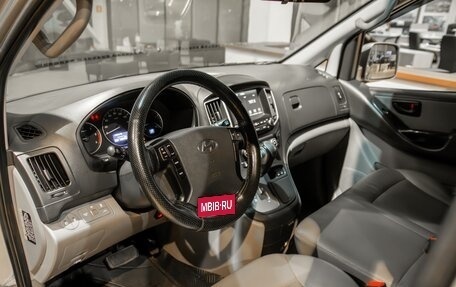 Hyundai Grand Starex Grand Starex I рестайлинг 2, 2018 год, 3 095 000 рублей, 9 фотография