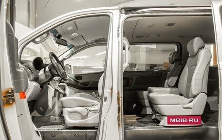 Hyundai Grand Starex Grand Starex I рестайлинг 2, 2018 год, 3 095 000 рублей, 7 фотография