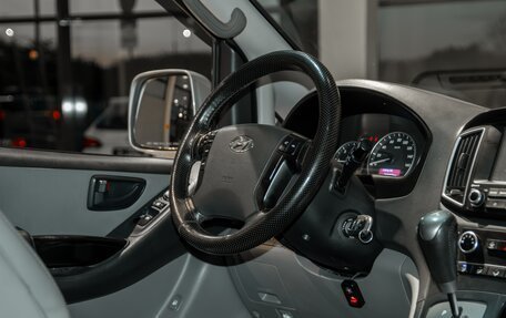 Hyundai Grand Starex Grand Starex I рестайлинг 2, 2018 год, 3 095 000 рублей, 13 фотография
