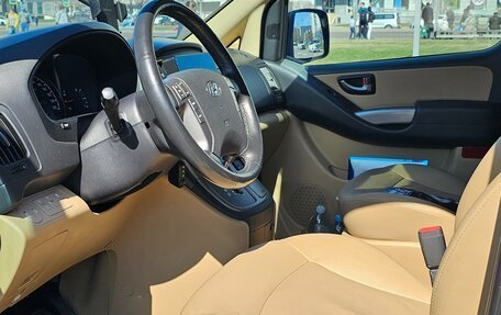 Hyundai H-1 II рестайлинг, 2016 год, 2 700 000 рублей, 10 фотография