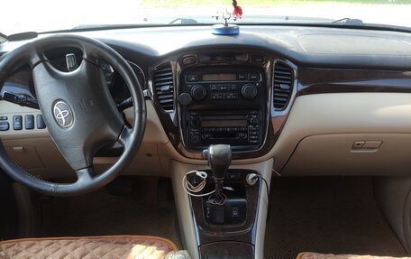 Toyota Highlander III, 2002 год, 1 100 000 рублей, 9 фотография