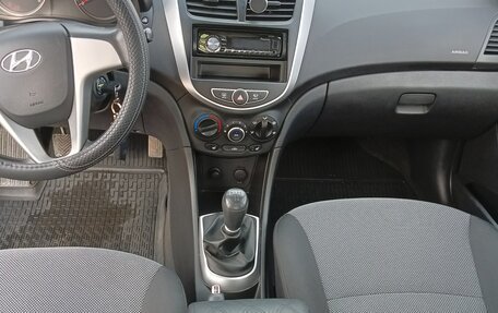Hyundai Solaris II рестайлинг, 2013 год, 839 000 рублей, 8 фотография