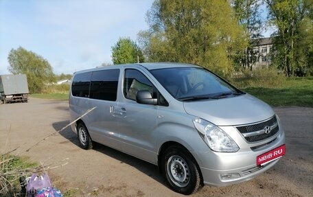 Hyundai Grand Starex Grand Starex I рестайлинг 2, 2010 год, 1 350 000 рублей, 3 фотография