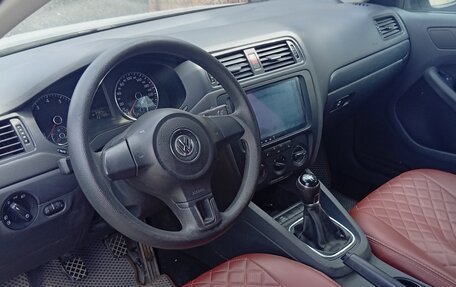 Volkswagen Jetta VI, 2013 год, 850 000 рублей, 2 фотография