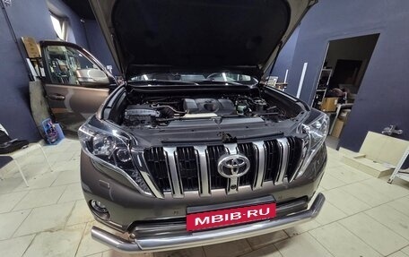 Toyota Land Cruiser Prado 150 рестайлинг 2, 2017 год, 4 600 000 рублей, 5 фотография