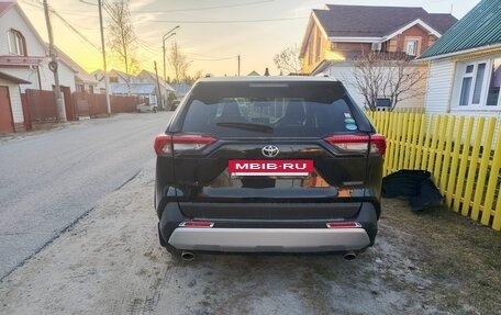 Toyota RAV4, 2019 год, 2 500 000 рублей, 2 фотография