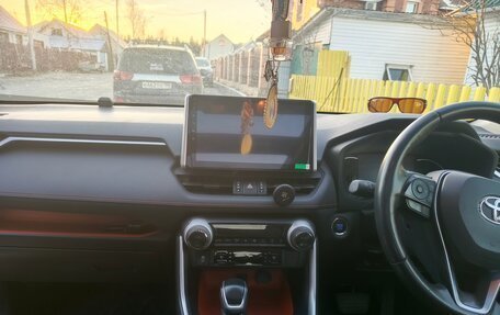 Toyota RAV4, 2019 год, 2 500 000 рублей, 8 фотография