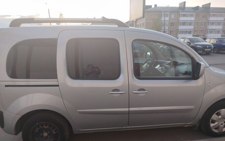 Renault Kangoo II рестайлинг, 2011 год, 900 000 рублей, 1 фотография