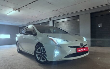 Toyota Prius IV XW50, 2018 год, 1 999 999 рублей, 6 фотография
