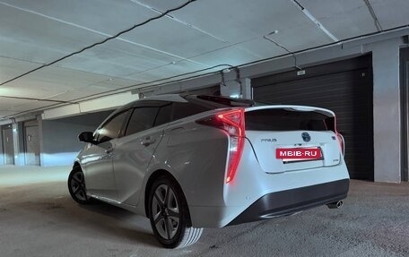 Toyota Prius IV XW50, 2018 год, 1 999 999 рублей, 8 фотография