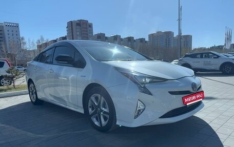Toyota Prius IV XW50, 2018 год, 1 999 999 рублей, 3 фотография