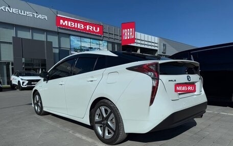 Toyota Prius IV XW50, 2018 год, 1 999 999 рублей, 5 фотография