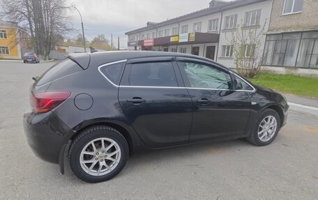 Opel Astra J, 2011 год, 750 000 рублей, 10 фотография