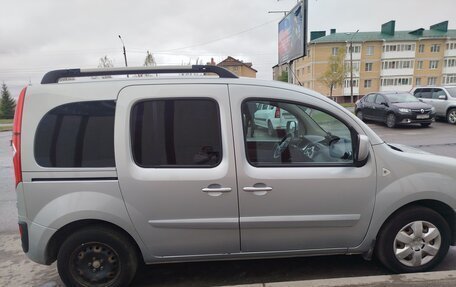 Renault Kangoo II рестайлинг, 2011 год, 900 000 рублей, 3 фотография