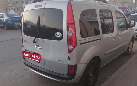 Renault Kangoo II рестайлинг, 2011 год, 900 000 рублей, 2 фотография
