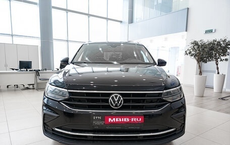 Volkswagen Tiguan II, 2021 год, 3 253 000 рублей, 2 фотография
