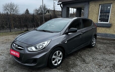 Hyundai Solaris II рестайлинг, 2012 год, 780 000 рублей, 1 фотография