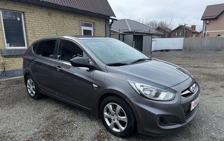 Hyundai Solaris II рестайлинг, 2012 год, 780 000 рублей, 2 фотография