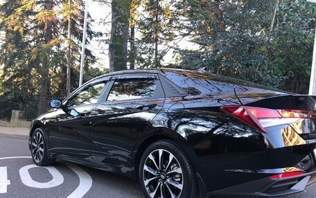 Hyundai Elantra, 2021 год, 2 550 000 рублей, 2 фотография
