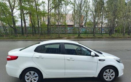KIA Rio III рестайлинг, 2013 год, 900 000 рублей, 4 фотография