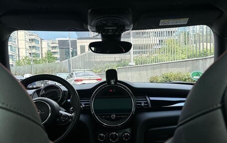 MINI Hatch, 2019 год, 2 950 000 рублей, 9 фотография