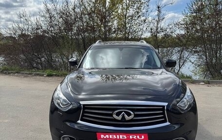 Infiniti FX II, 2012 год, 2 350 000 рублей, 7 фотография