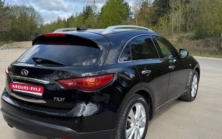 Infiniti FX II, 2012 год, 2 350 000 рублей, 9 фотография