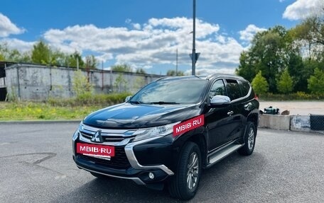Mitsubishi Pajero Sport III рестайлинг, 2018 год, 3 000 000 рублей, 2 фотография