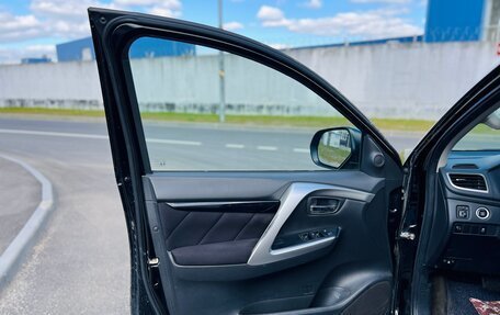 Mitsubishi Pajero Sport III рестайлинг, 2018 год, 3 000 000 рублей, 20 фотография