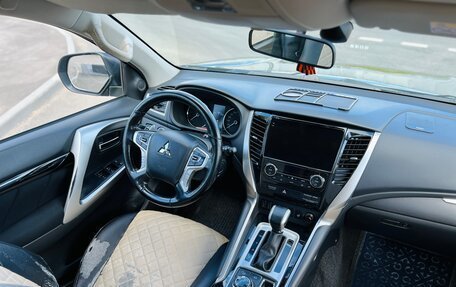 Mitsubishi Pajero Sport III рестайлинг, 2018 год, 3 000 000 рублей, 27 фотография