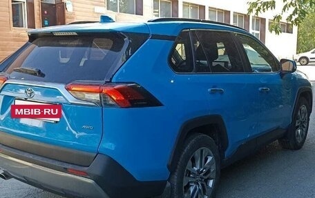 Toyota RAV4, 2019 год, 3 125 000 рублей, 3 фотография