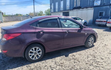 Hyundai Solaris II рестайлинг, 2012 год, 720 000 рублей, 3 фотография