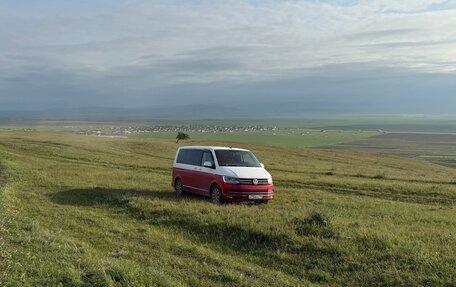 Volkswagen Multivan T6 рестайлинг, 2019 год, 6 500 000 рублей, 6 фотография