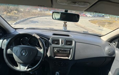 Renault Logan II, 2015 год, 355 000 рублей, 3 фотография